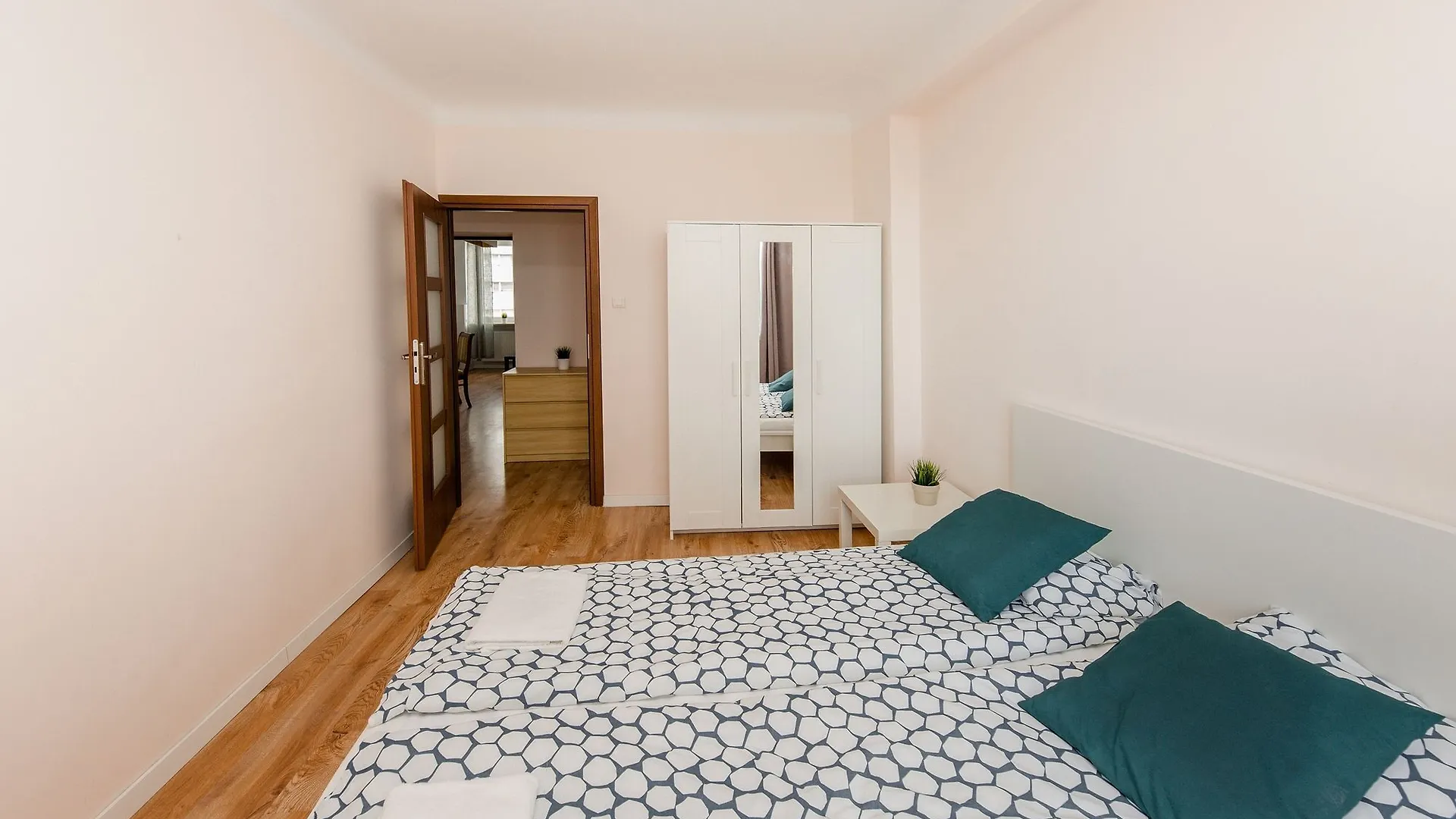 Shortstaypoland Marszalkowska B39 Warsaw Apartment